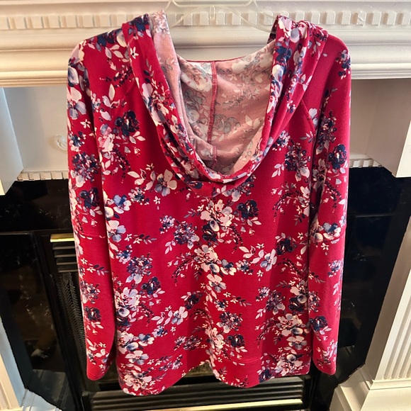 Women’s Pioneer Women floral pullover - Picture 2 of 3